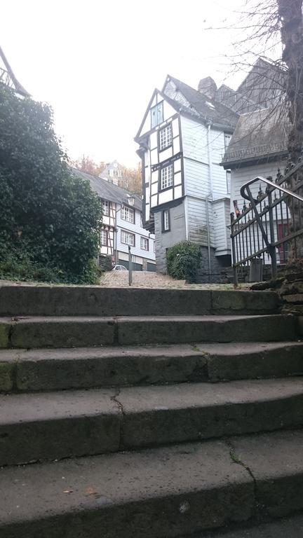 Eleganza Monschau Hotel Bagian luar foto