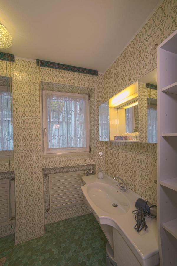 Eleganza Monschau Hotel Bagian luar foto